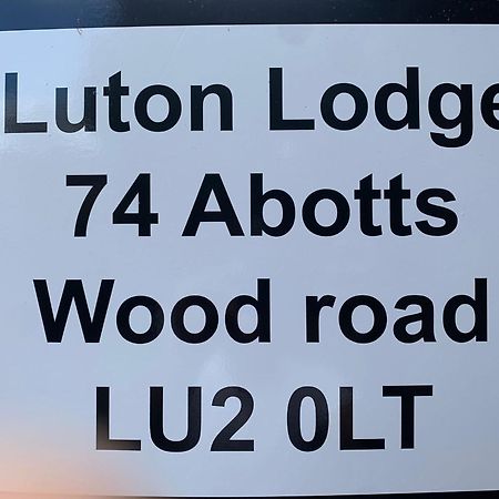 Luton Lodge - Newly Renovated Ideal For Short Stay, Close To Airport Train Station, Free Parking Off Street , Luxury Comfort In Low Price Exterior photo